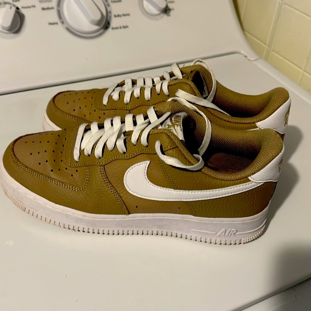Nike Air Force 1 '07 Khaki shoes